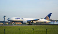 N79011 @ EBBR - B777-224 at EBBR - by Mael M.