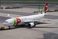 CS-TOK @ VIE - TAP Air Portugal Airbus A330-200 - by Thomas Ramgraber