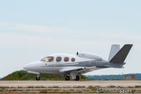 N865SM @ OQU - Taxiing to the runway at Quonset, RI - by Dave G