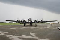 N3193G @ I74 - Taxiing for departure - by Glenn E. Chatfield
