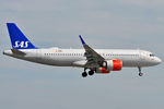 EI-SIA @ EIDW - Short final r/w 10 - by Robert Kearney