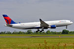 N827NW @ EIDW - Short final r/w 10 - by Robert Kearney