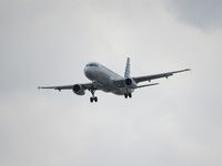 N668AW @ 3607 - Landing - by Canonman