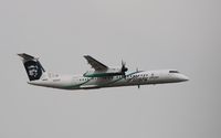 N452QX @ KSEA - DHC-8-402