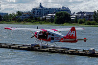 C-FFHA @ CYVR - Waiting for passengers - by Guy Pambrun