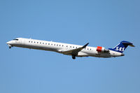 EI-FPF @ CPH - Copenhagen 3.7.2018 T/O R-22R - by leo larsen