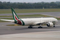 EI-WLA @ VIE - Alitalia Boeing 777-300 - by Thomas Ramgraber