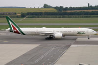 EI-WLA @ VIE - Alitalia Boeing 777-300 - by Thomas Ramgraber