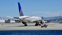 N512UA @ KSFO - SFO 2018. - by Clayton Eddy
