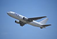N255CM @ CVG - Boeing 767-223 departing to the north - by Christian Maurer