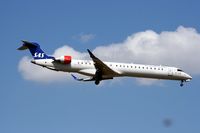 EI-FPH @ EKCH - EI-FPH landing rw 04L - by Erik Oxtorp