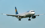 D-AIDJ @ EDDF - on final RW07L - by Friedrich Becker