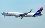 N534LA @ EDDF - on final RW07R - by Friedrich Becker