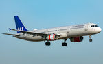 OY-KBL @ EDDF - on final RW07L - by Friedrich Becker