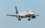 D-AIDM @ EDDF - on final RW07L - by Friedrich Becker