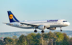 D-AIUM @ EDDF - on final RW07L - by Friedrich Becker