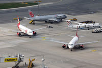 OE-LND @ LOWW - Synchronized taxing like on a ballet stage - by Hotshot