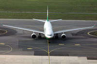 B-16310 @ LOWW - Head on - by Hotshot