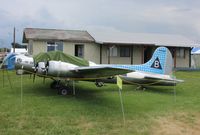 N413ME @ KOSH - 1/3 Scale B-17G