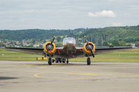 N184KP @ LSZG - Classic Formation