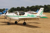 PH-AMD @ EBKH - Keiheuvel Fly in.