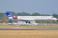 EI-FPG @ EDDL - SAS CL900 landing - by FerryPNL