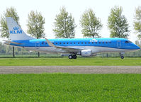 PH-EXW @ EHAM - Taxi to runway 36L of Schiphol Airport - by Willem Göebel