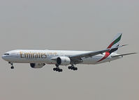 A6-EBX @ OMDB - Landing on DUBAI INTERNATIONAL Airport - by Willem Göebel