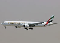 A6-EPZ @ OMDB - Landing on DUBAI INTERNATIONAL Airport - by Willem Göebel