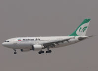 EP-MNF @ OMDB - Landing on DUBAI INTERNATIONAL Airport - by Willem Göebel