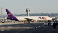 N122FE @ KSFO - SFO 2018.