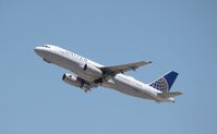 N488UA @ KLAX - Airbus A320
