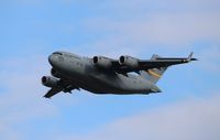 04-4135 @ KOSH - Boeing C-17A