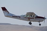 N8907Q @ KBOI - Landing RWY 28R.