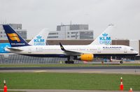 TF-FIN @ EHAM - Icelandair B752 on its way to its gate. - by FerryPNL