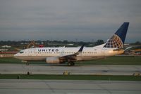 N15710 @ KORD - Boeing 737-724