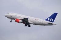 OY-KBT @ EGCC - At Manchester