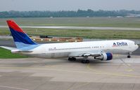 N153DL @ EDDL - Delta B753 about to depart DUS - by FerryPNL