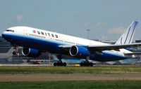 N775UA @ EHAM - United B772 taking-off. - by FerryPNL