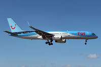 G-CPEV @ GCLZ - TUI.