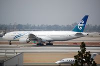 ZK-OKF @ KLAX - Arrival of ANZ B772 - by FerryPNL