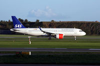 SE-ROP @ EKCH - SE-ROP taxi to rw 04R - by Erik Oxtorp