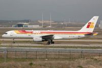 EC-HDR @ LEMD - Iberia was fading out their B752's at the time, so was their paintwork. - by FerryPNL