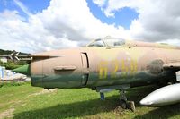 6259 - Sukhoi Su-20, Savigny-Les Beaune Museum - by Yves-Q