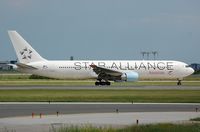OE-LAT @ CYYZ - Austrian B763 arrives in Star Alliance livery - by FerryPNL