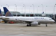 N889UA @ KORD - Airbus A319-132 - by Mark Pasqualino