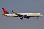 N695DL @ KMCO - On short final r/w 18R