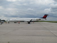 N825SK @ ATW - push back at Appleton - by magnaman