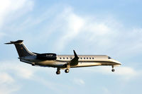 D-ATOP @ EKCH - D-ATOP landing rw 22L