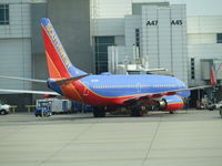 N221WN @ DEN - on stand at DEN - by magnaman